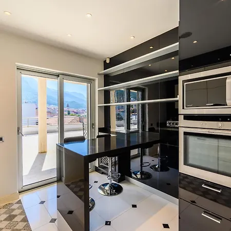 Regal Penthouse 公寓