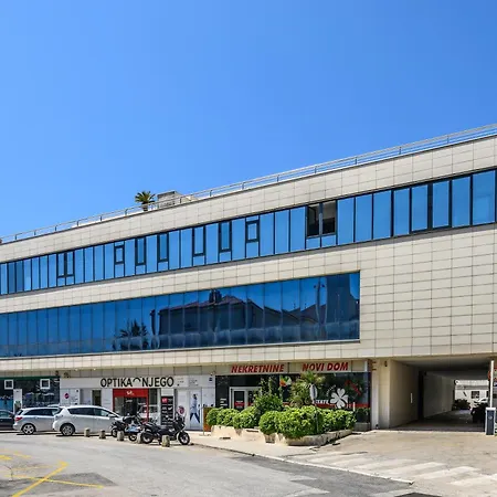 Regal Penthouse 公寓 马卡尔斯卡